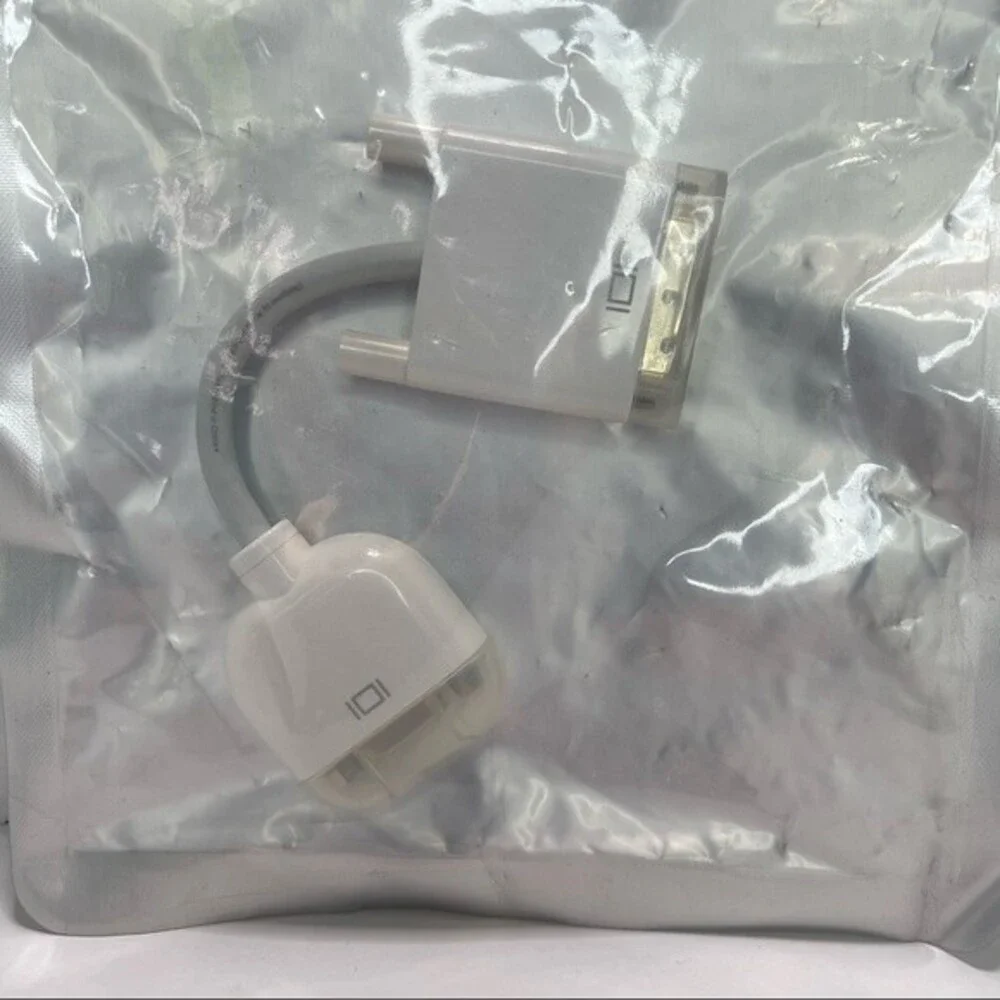 Apple DVI to VGA Display Adapter Cable M8754G/A Genuine New in Package White